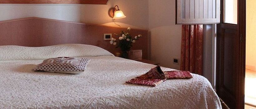 غرفة قياسية, I Ginepri