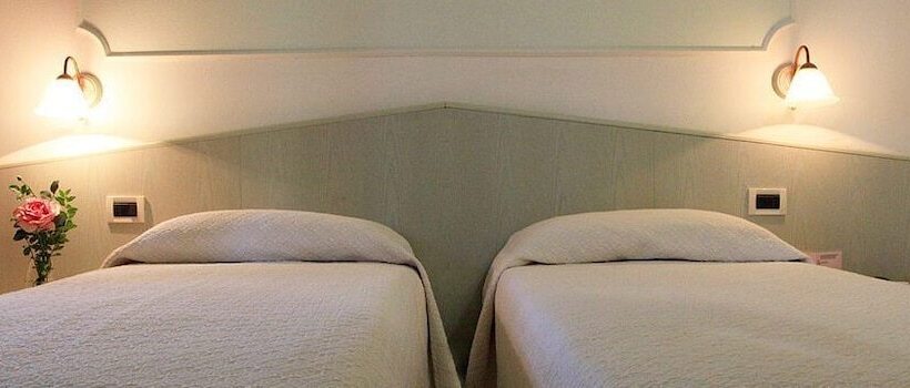 غرفة قياسية, I Ginepri