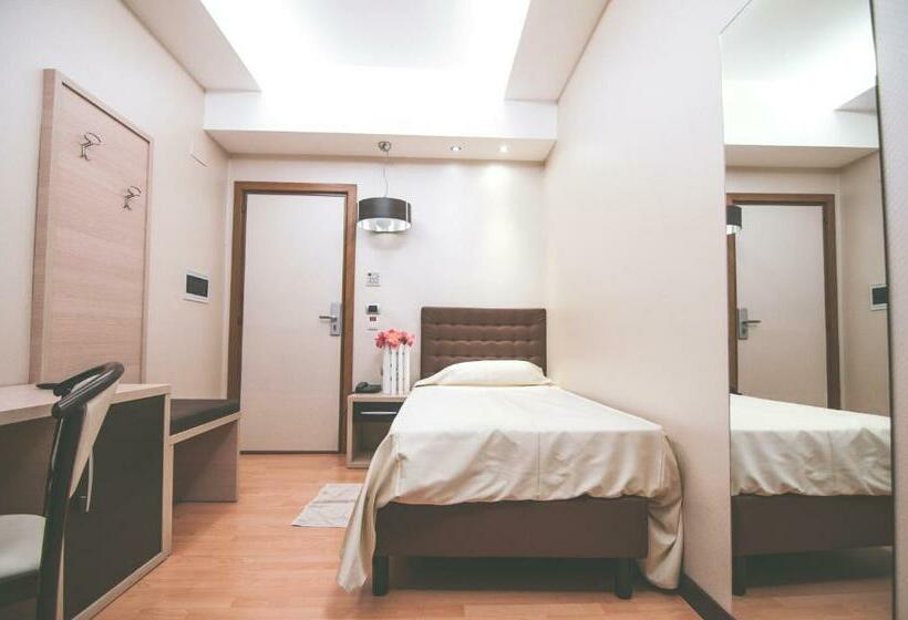 标准单人间, Il Cantagalli