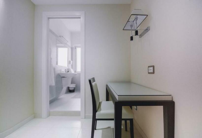 标准单人间, Il Cantagalli