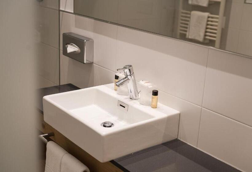 디럭스 룸, Kiendl