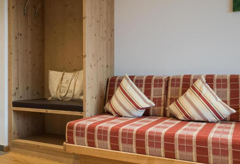 디럭스 룸, Kiendl