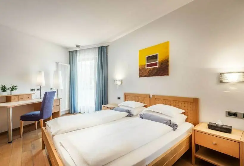 Basic-huone, La Majun