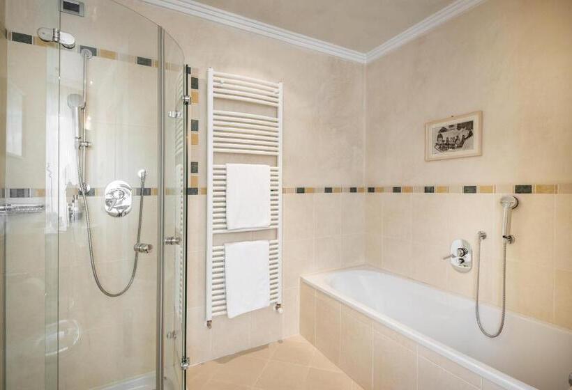 סוויטת ג'וניור, La Majun