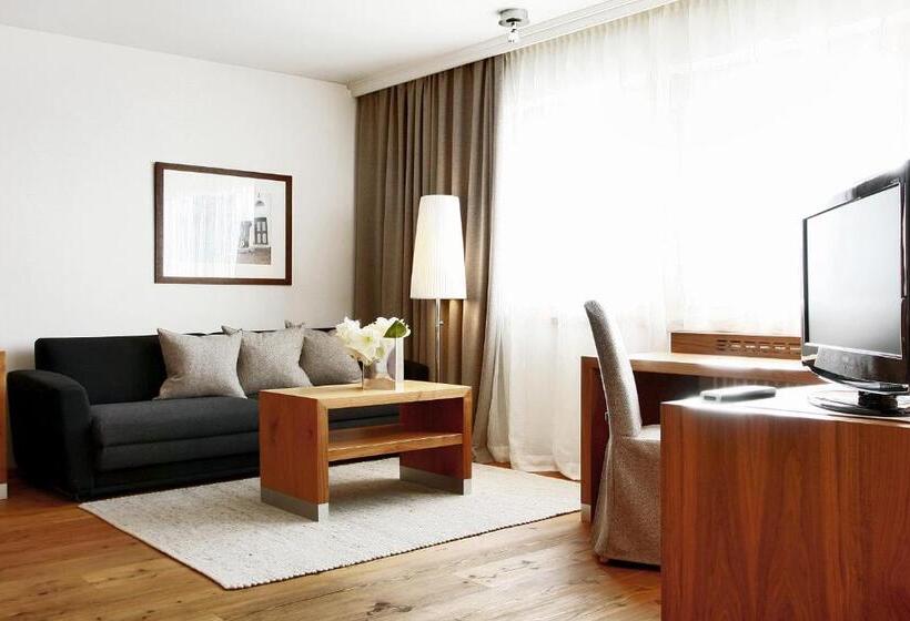 סוויטת ג'וניור, La Majun