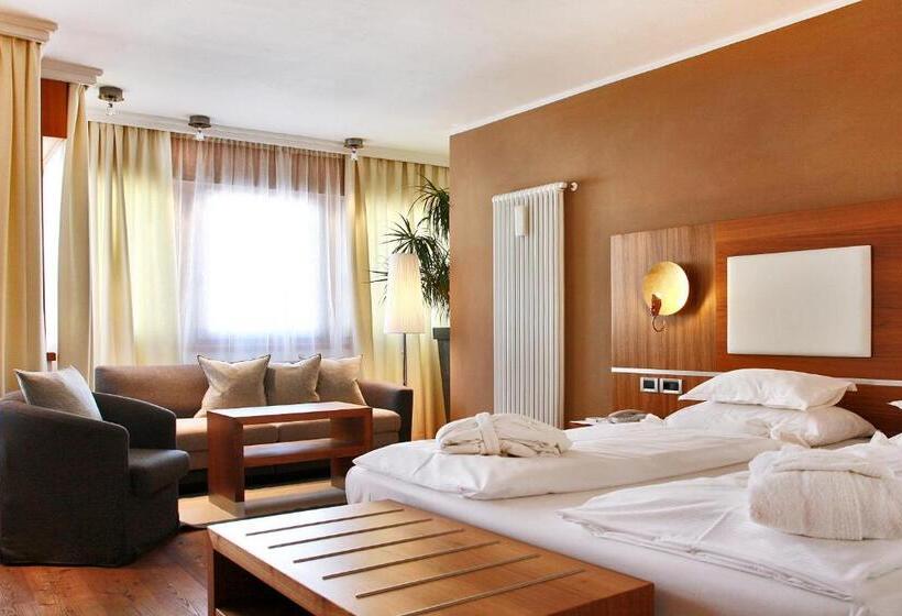 סוויטת ג'וניור, La Majun