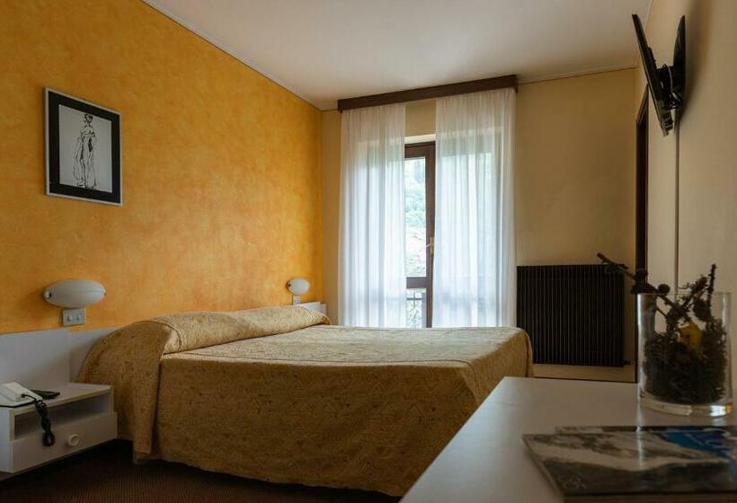 غرفة قياسية مزوَّدة بشُرفة, Meublè La Betulla