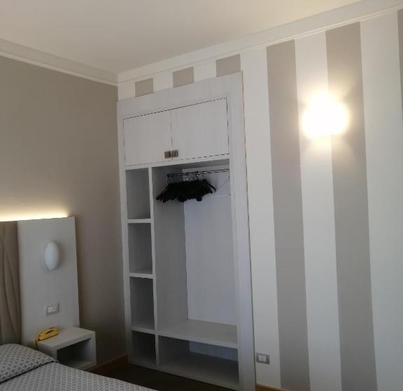 غرفة قياسية إطلالة جانبية علي البحر, Oceano