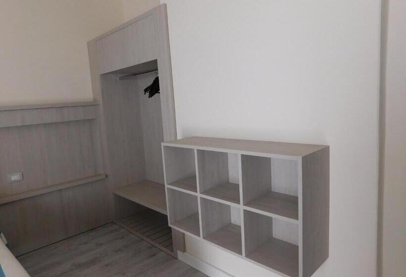 غرفة قياسية مطلّة علي البحر, Oceano