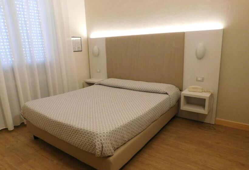 غرفة قياسية إطلالة جانبية علي البحر, Oceano