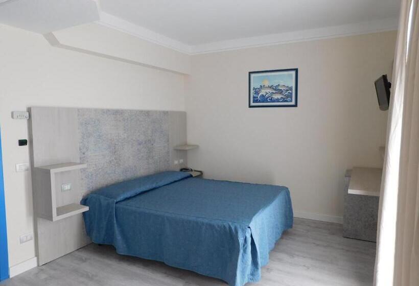 غرفة قياسية مطلّة علي البحر, Oceano