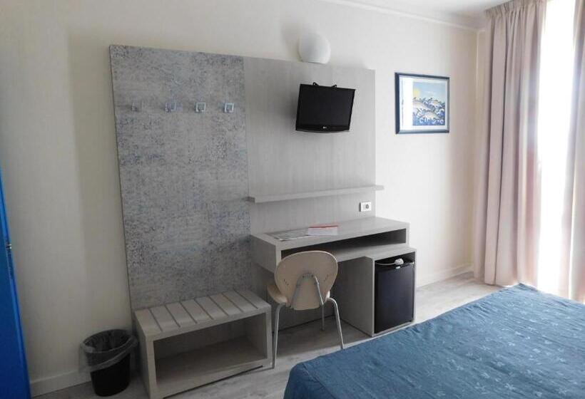 غرفة قياسية مطلّة علي البحر, Oceano