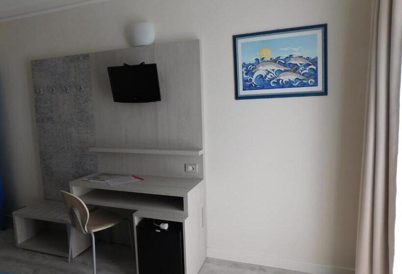 غرفة قياسية مطلّة علي البحر, Oceano