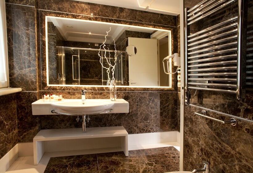 סוויטה, Piccolo Borgo