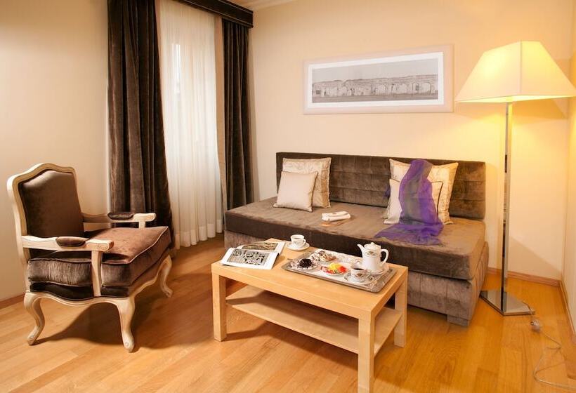 סוויטה, Piccolo Borgo