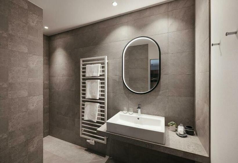 带阳台的豪华间, Pradat