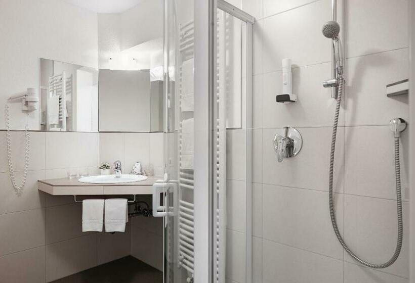 带阳台的豪华间, Pradat