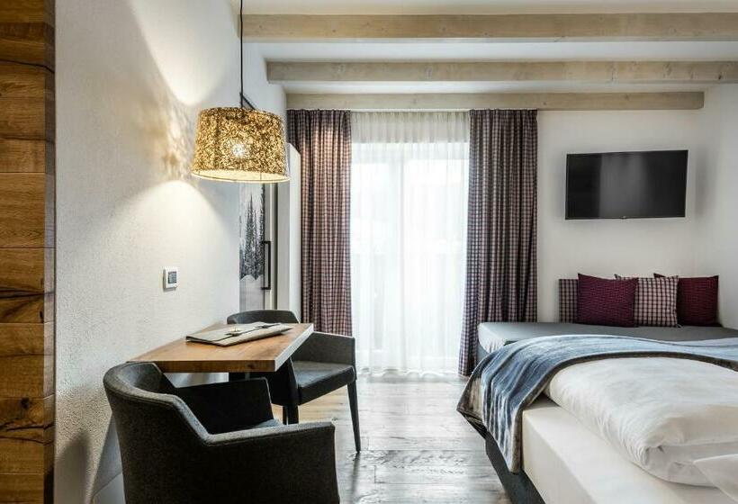 带阳台的豪华间, Pradat