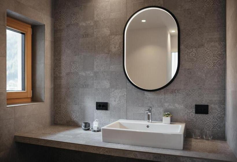 带阳台套房, Pradat