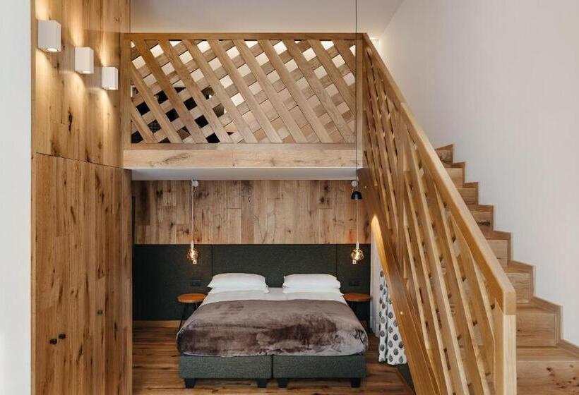 带阳台套房, Pradat