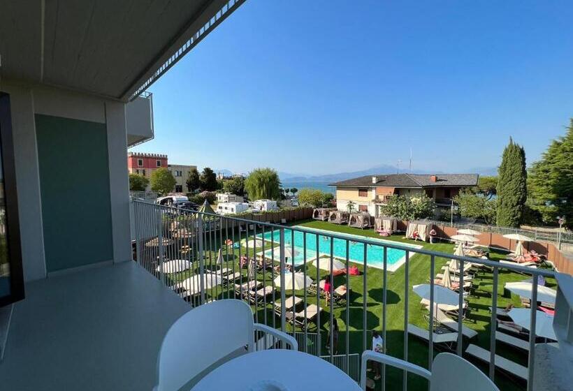 디럭스 4인 룸, Puccini