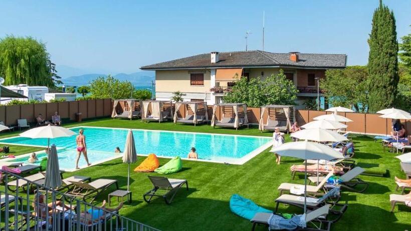 주니어 스위트 풀장 전망, Puccini