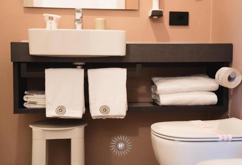 주니어 스위트 풀장 전망, Puccini