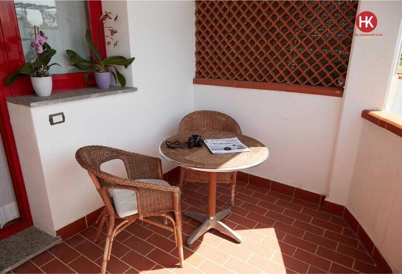 חדר סטנדרט לארבעה, Residence Key Club