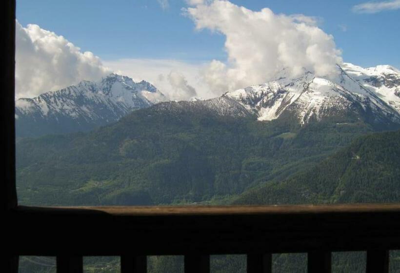 غرفة قياسية مطلة على الجبل, Ristoro Vagneur