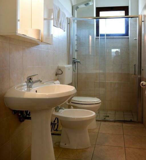 标准三人间, Salento