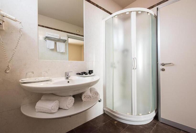 스탠다드 트리플 룸, San Martino