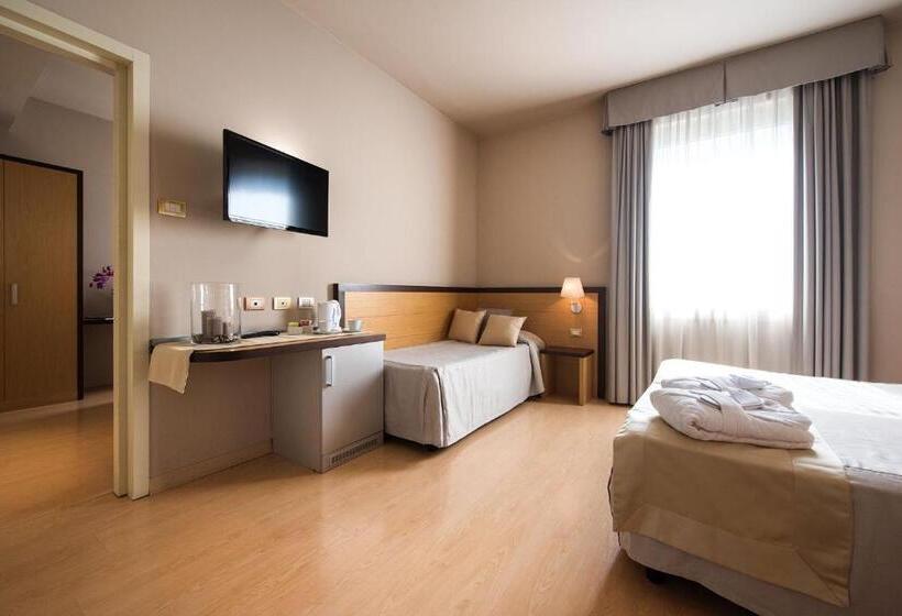 غرفة قياسية ثلاثية, San Martino