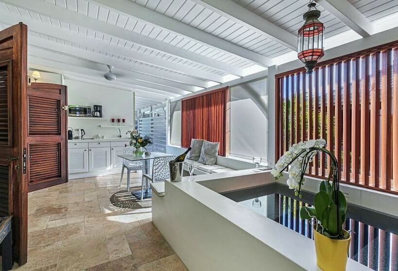 سوئیت با وان آب گرم, Sol E Luna