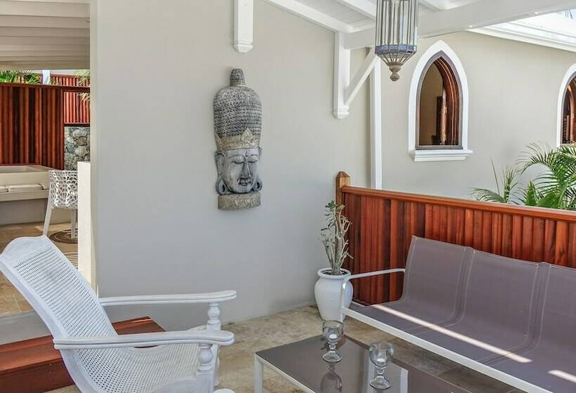 سوئیت با وان آب گرم, Sol E Luna