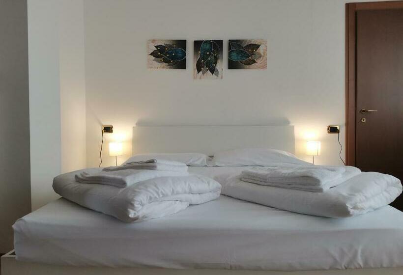 סוויטה משפחתית, Sunlake