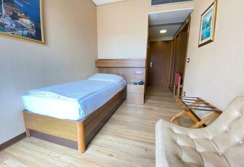 חדר סטנדרט יחיד, Sunlake