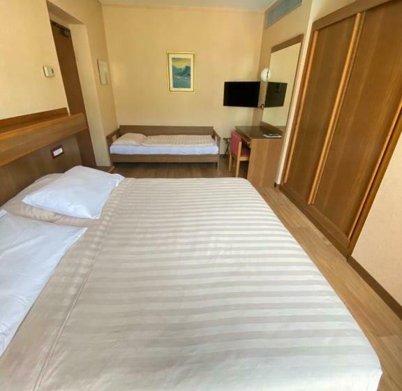 חדר משפחתי, Sunlake