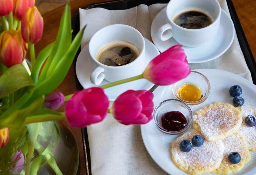 סוויטה משפחתית, Sunlake