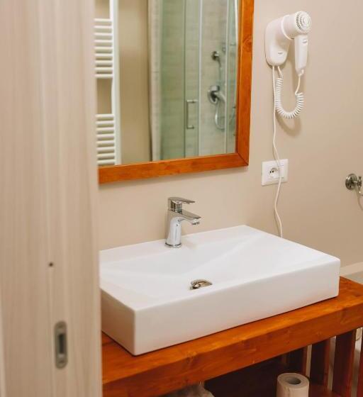 غرفة قياسية ثلاثية, Parco Hotel Granaro