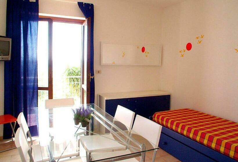 海の見える２ベッドルームアパートメント, Residence La Giungla