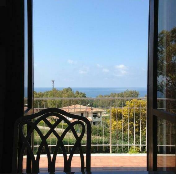 海の見える２ベッドルームアパートメント, Residence La Giungla