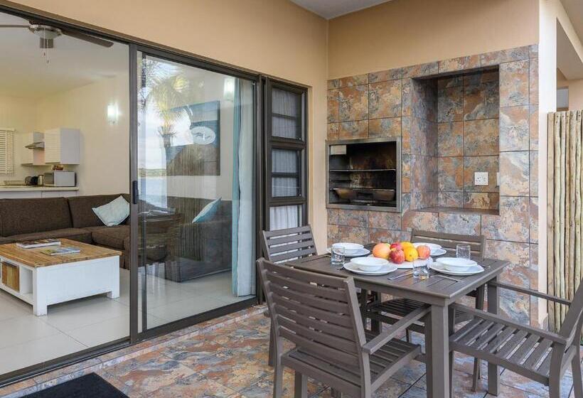 شقة 4 غرف, San Martinho Beach Club