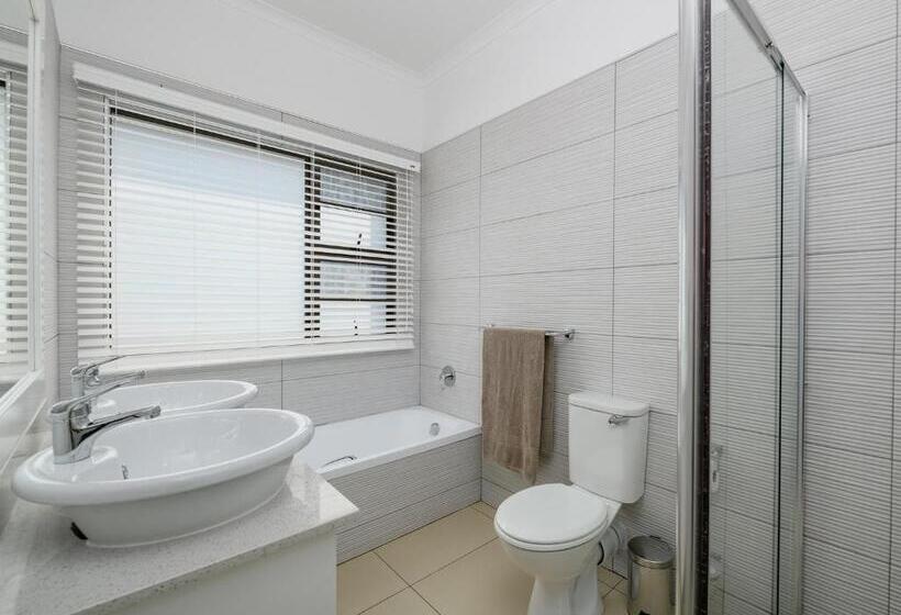 וילת דלוקס 2 חדרי שינה עם בריכה, San Martinho Beach Club