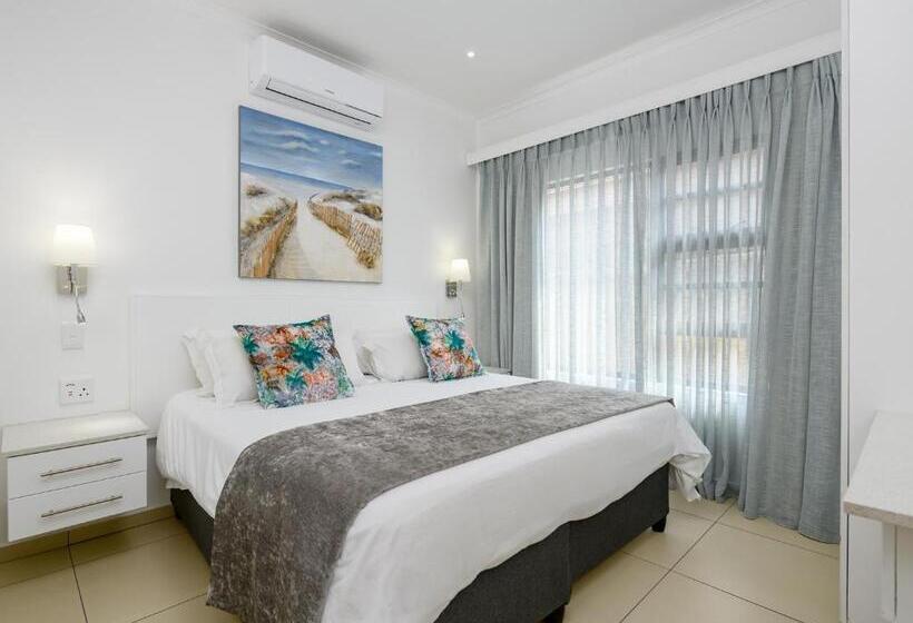 فيلا ديلوكس غرفتين نوم مزودة بحمام سباحة, San Martinho Beach Club