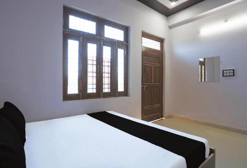 三人经典房间, Oyo Flagship Hotel Royal Palace