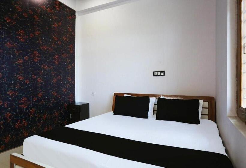 Трехместный Номер Классика, Oyo Flagship Hotel Royal Palace