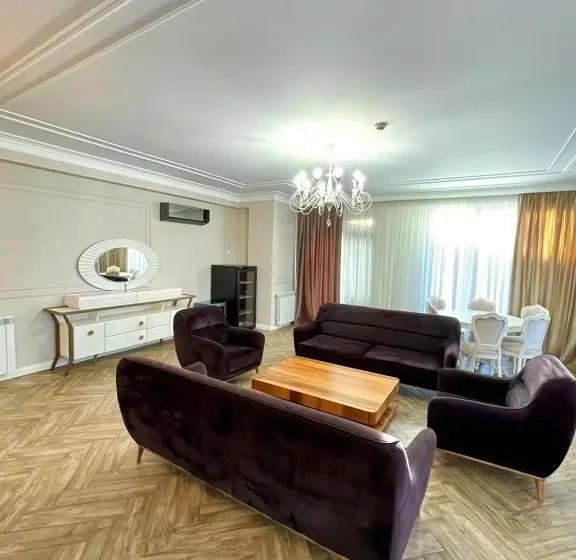 Deluxe Suite Sea View, Queen Tamar