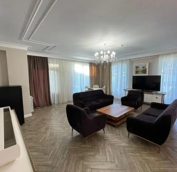Deluxe Suite Sea View, Queen Tamar
