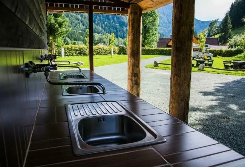 چادر با خدمات رفاهی استاندارد, Cvet Gora Camping, Glamping And Accomodations