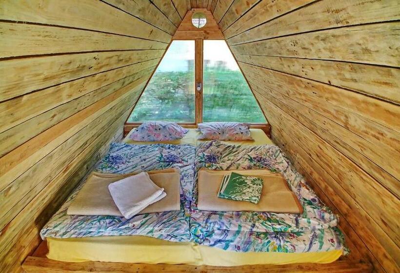 چادر با خدمات رفاهی استاندارد, Cvet Gora  Camping, Glamping And Accomodations